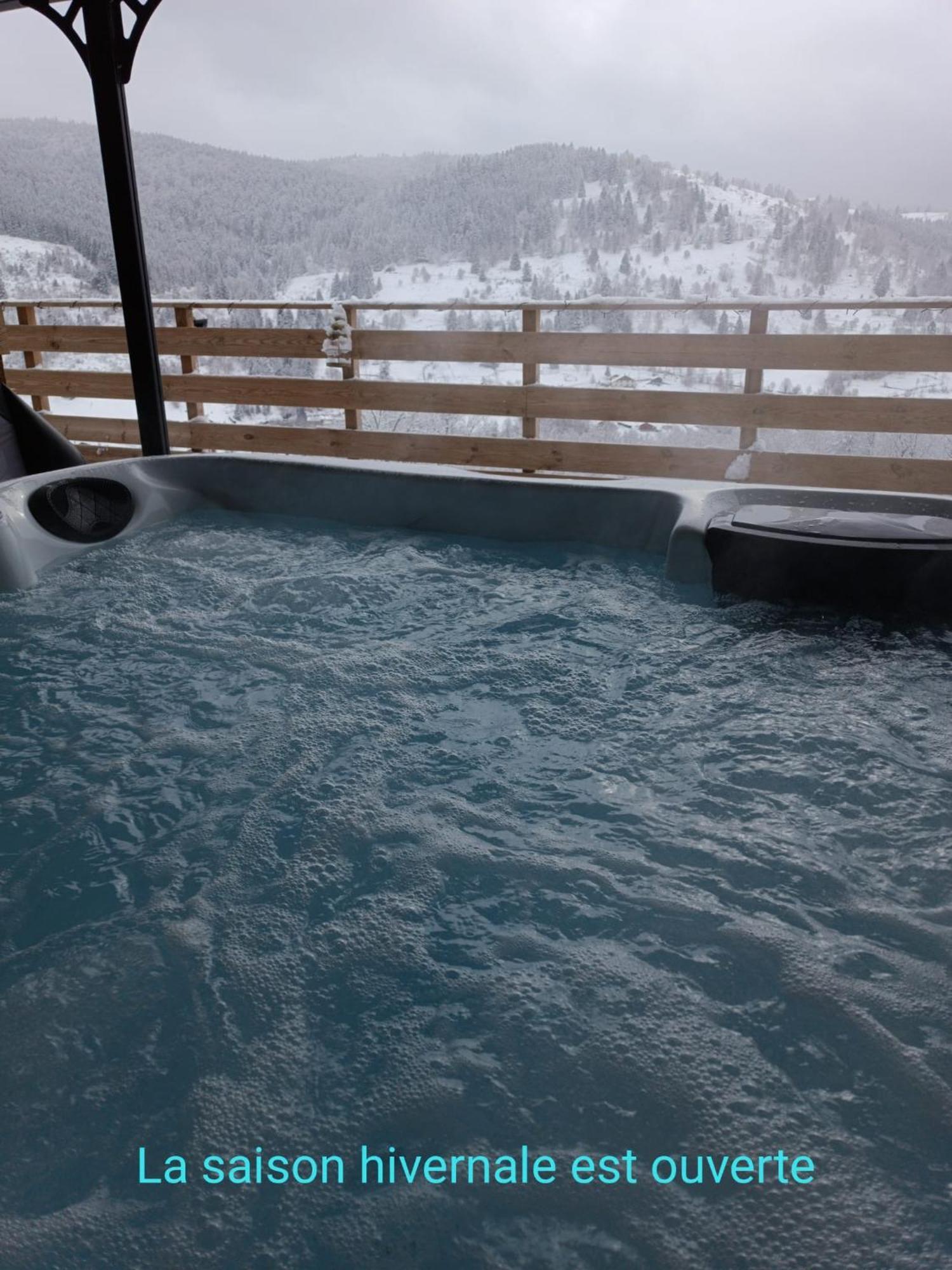 Les Chalets Bambi & Jacuzzi Privatif La Bresse Room photo