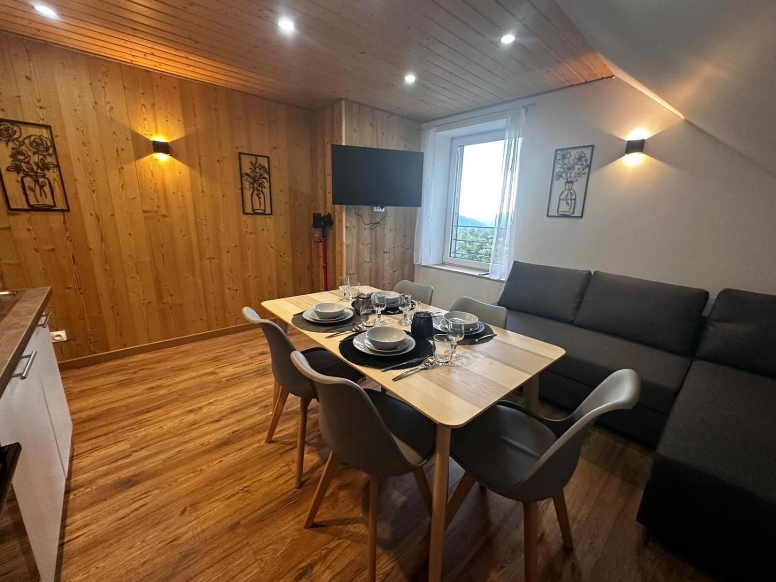 Les Chalets Bambi & Jacuzzi Privatif La Bresse Room photo