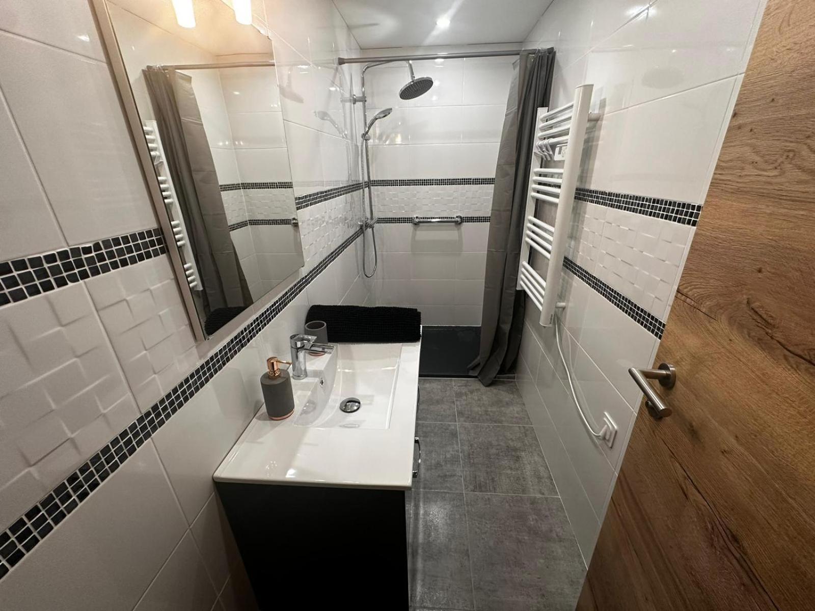 Les Chalets Bambi & Jacuzzi Privatif La Bresse Room photo